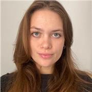 Offro lezioni private a bambini di elementari e medie, eventualmente anche superiori, adattandomi alle loro esigenze .